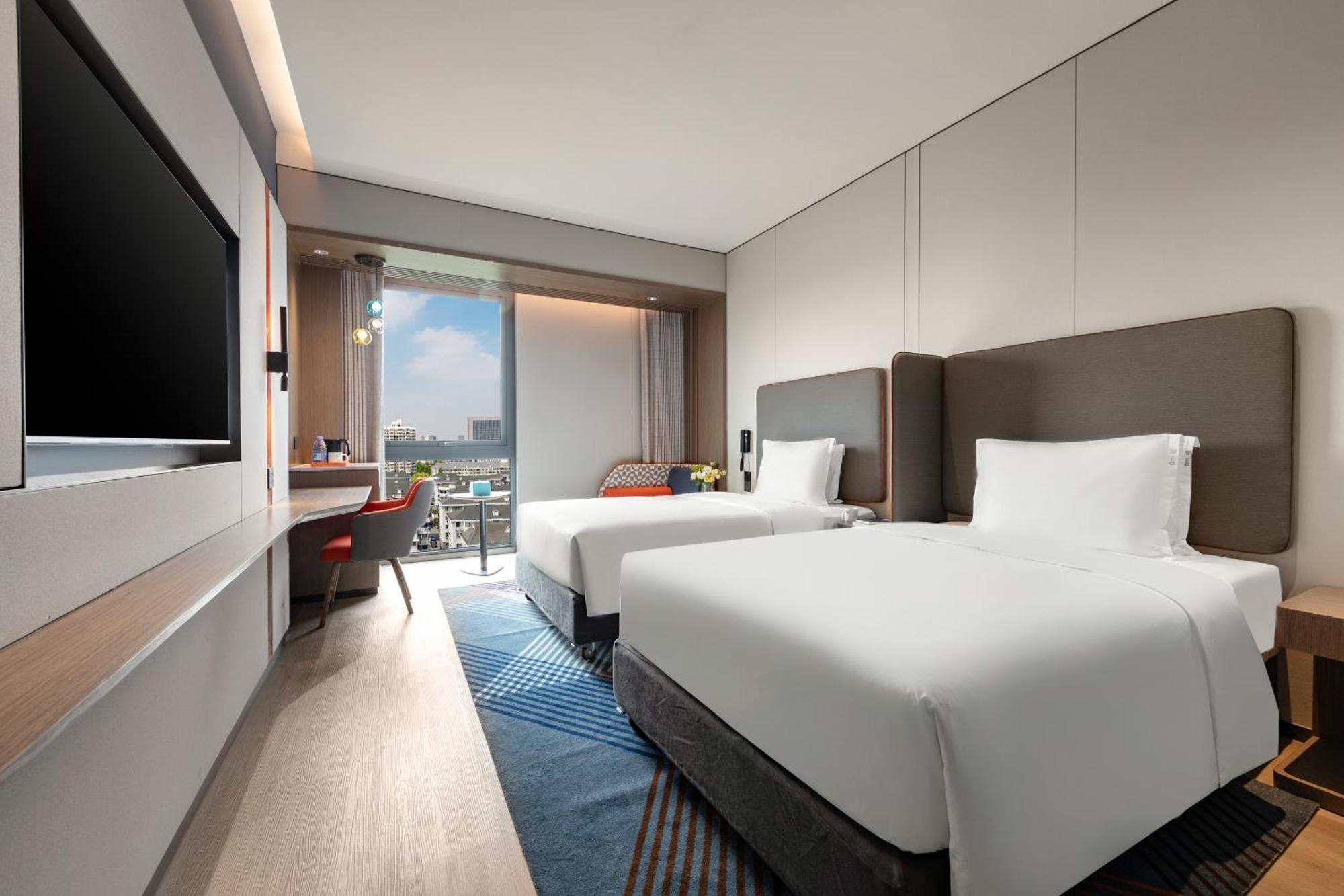 Express Changfeng Park 4*