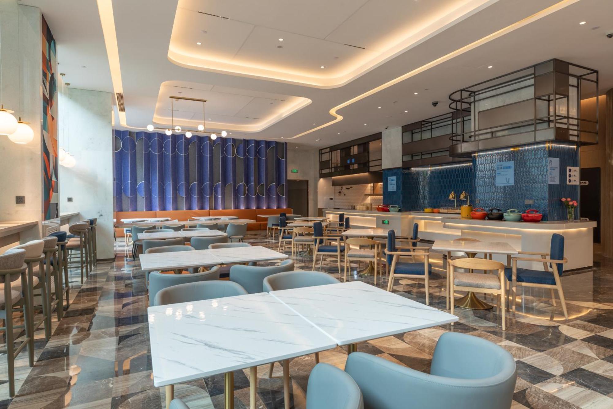 Express Changfeng Park Hotel 4*